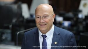 Lei que prevê monitoramento digital da glicemia em crianças e adolescentes com diabetes foi sancionada em 2024 no PR