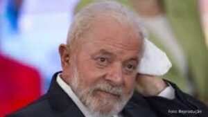 Lula e ministros devem vir ao Paraná, onde participarão de lançamento de acampamento do MST