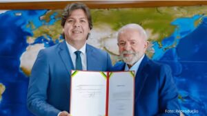 Novo ministro de Lula é réu por improbidade administrativa e ainda emprega primo da mulher