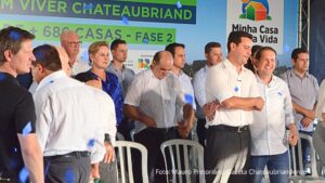 Governador inaugura bairro com 371 casas em Assis Chateaubriand