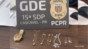 PCPR prende três pessoas em operação contra furtos de joias em Cascavel