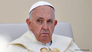 Morte do controverso Papa Francisco: como fica a política global com a escolha de um novo papa