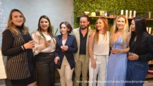 Da pobreza extrema ao sucesso como cabeleireiro; Branco Hair, uma história inspiradora (Vídeos)