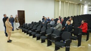 Vale-alimentação: Após relatos de atraso no repasse a comerciantes, prefeitura municipal promove reunião com empresários