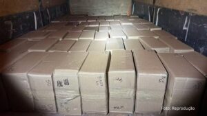 Em três dias, caminhoneiro é preso duas vezes com cargas de celulares avaliada em R$ 5 milhões