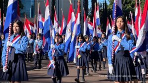Desfile marca as comemorações dos 52 anos de Salto del Guairá