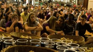 Não existirá o futuro amanhã, sem o jovem de hoje; se estes soubessem o poder que têm, mudariam o curso da história