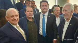 Micheletto acompanha sanção de Ratinho Junior, da lei que reduz IPVA em 45% no Paraná