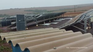 Tempestade acompanhada de forte vendaval causa estragos em Assis Chateaubriand