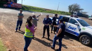 DNIT fecha acesso à cidade de Mercedes, provoca transtornos e revolta prefeito e moradores (Vídeo)