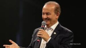 Após ameaça de morte a Jorginho Mello,polícia de SC deflagra operação em três estados