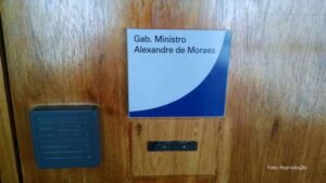 Num mundo de processos digitalizados, no gabinete de Moraes eram físicos e a OAB sabia de tudo