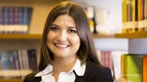 Filha de ministro do STF leva “cusparada” durante protesto na UFPR