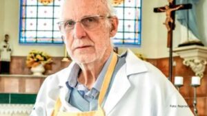 Padre esquerdista faz declaração desumana durante missa