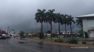 Terça-feira de muita chuva em Assis Chateaubriand e agricultores agradecem (Vídeo)