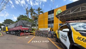 PMPR apreende uma tonelada de maconha escondida em carga de arroz na PR-317