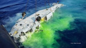 Um caça e um helicóptero militar dos Estados Unidos caem no Mar do Sul da China