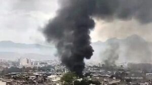 Rio de Janeiro enfrenta o caos em meio a guerra urbana que deixa dezenas de mortos (Vídeo)