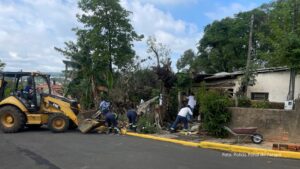 Mulher privada de liberdade acha e devolve R$ 8 mil durante serviço de limpeza em Sengés