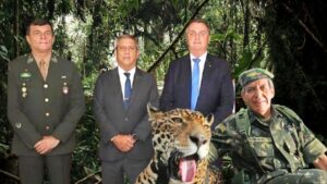 Que país é esse? No mesmo dia em que Moraes determina que Bolsonaro cumpra a pena, generais são presos