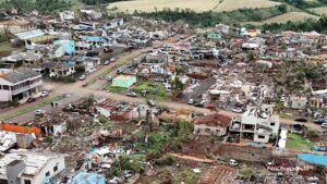 Tornado devasta Rio Bonito do Iguaçu, o Paraná chora a destruição de uma cidade e a perda de vidas (Vídeos)