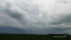 Ciclone extratropical eleva ocorrências de chuva, ventos e deixa Paraná em alerta (Vídeo)