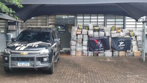 PCPR e PMPR apreendem 4 toneladas de maconha em veículo em São Miguel do Iguaçu