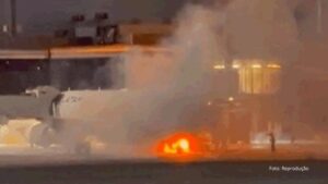 Fogo em esteira faz avião com destino a Porto Alegre ser evacuado em Guarulhos (Vídeo)