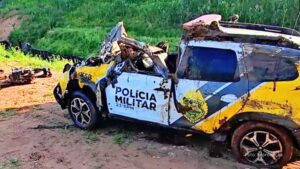 Policial e motociclista morrem durante perseguição e um outro militar fica em estado grave (Vídeo)