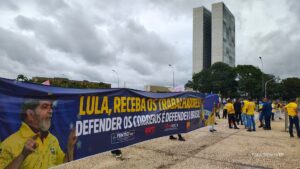 Em crise, correios poderá demitir 15 mil funcionários até 2027