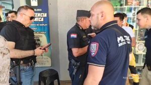 Assalto a loja de celulares deixa criminoso e proprietária morta em Ciudad del Este (Vídeo)