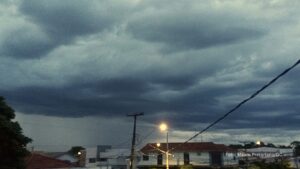 Calor forte e tempestades: características de verão voltam ao Paraná nesta semana