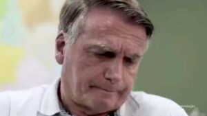 Bolsonaro sofre queda dentro de cela e tem traumatismo craniano