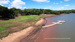 Prefeitura de Mercedes divulga imagens que mostram o quão baixo está o nível da água no Lago de Itaipu