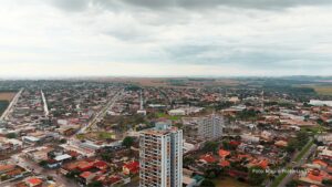 Sequência de apagões em Assis Chateaubriand gera revolta e grupo se reúne prometendo manifestação