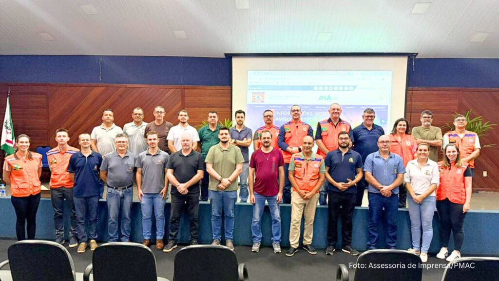 Integrantes da Defesa Civil de Assis Chateaubriand participam em Toledo de workshop estadual