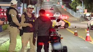 Operação da PMPR apreende mais de 2 toneladas de maconha e recupera 39 veículos no Estado