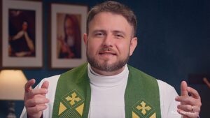 Padre “larga o aço” na Copel por conta de quedas de energia em Alto Piquiri (Vídeo)