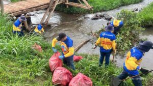 Sanepar mobiliza 350 voluntários em mutirão de limpeza de rios no Paraná