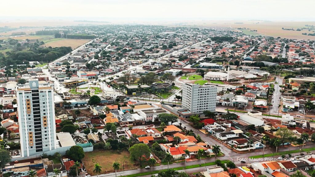 Cerimônia de reconhecimento a profissionais de Educação é realizada em Assis Chateaubriand (Vídeo)