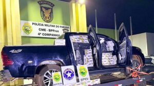 PMPR apreende carga contrabandeada e recupera veículo furtado em Umuarama