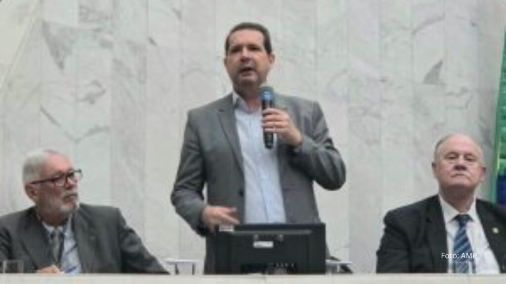 Presidente da AMP, Marcel Micheletto, participa da sessão comemorativa aos 90 anos do IBGE (Vídeo)