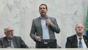 Presidente da AMP, Marcel Micheletto, participa da sessão comemorativa aos 90 anos do IBGE (Vídeo)