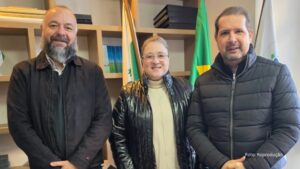 Prefeita de Roncador, Dra. Marília, visita presidente Marcel Micheletto na AMP