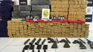 Armas de guerra e mais de 660 kg de entorpecentes: Ação da PMPR desmonta logística criminosa na RMC