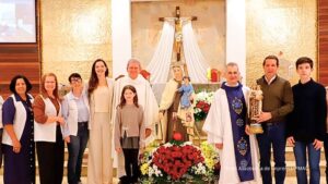 Marcel e Franciane participam de celebração em homenagem à padroeira Nossa Senhora do Carmo