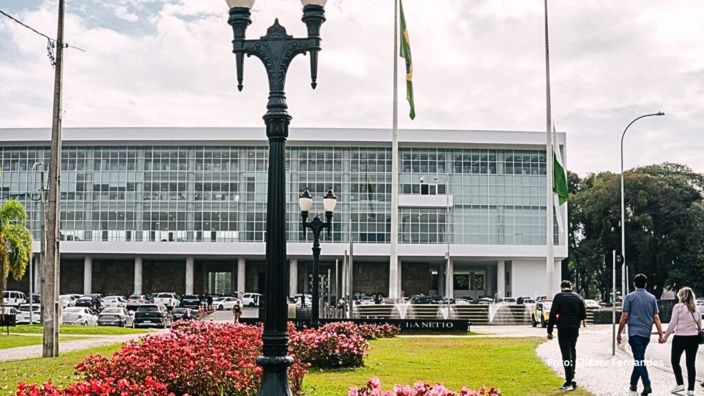 Eleições no Paraná: qual será o peso das redes sociais na decisão do eleitor?