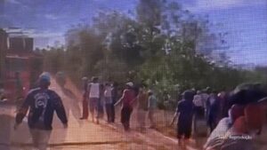 Grupo de moradores liberta gado apreendido em operação autorizada pelo governo federal (Vídeo)