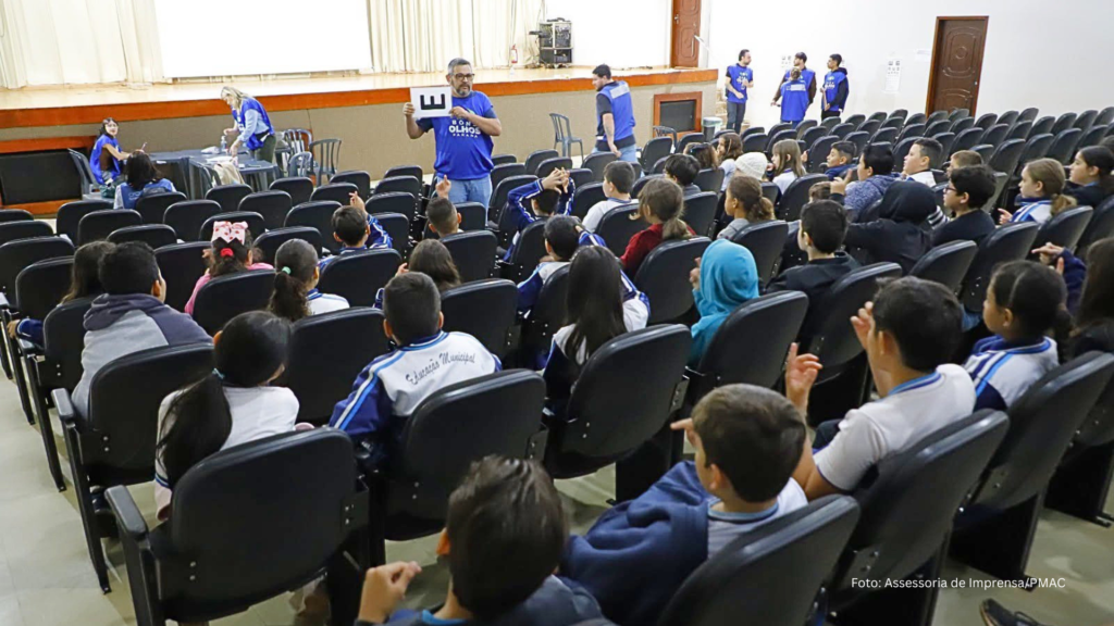Programa Bons Olhos Paraná beneficia estudantes de Assis Chateaubriand (Vídeo)