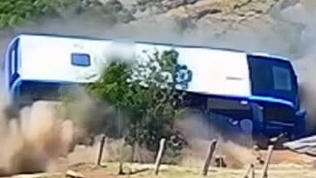 Tragédia em Goiás: Imagens do acidente que deixou cinco pessoas mortas e 21 feridas (Vídeo)